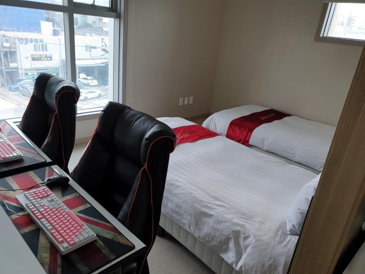 R&T Hotel Jeju Exteriör bild
